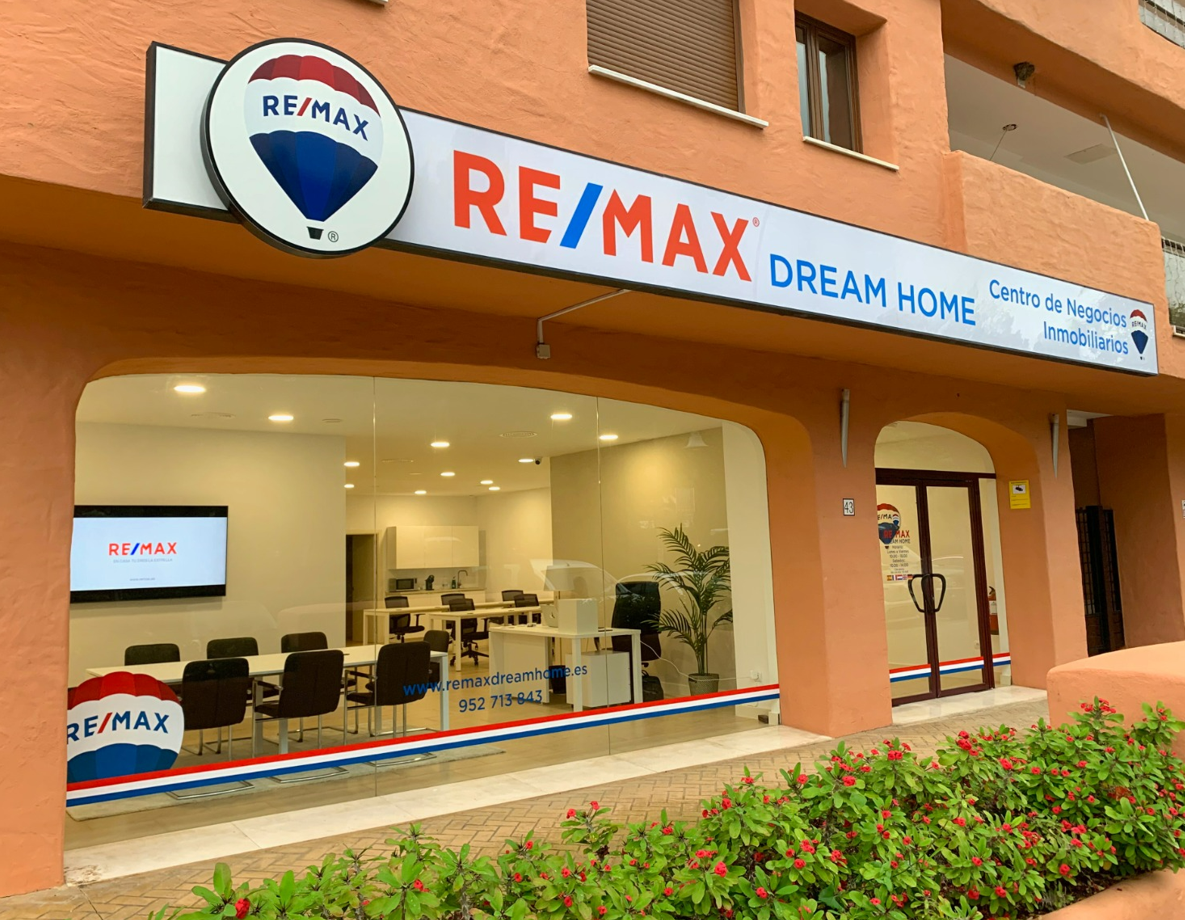 RE/MAX DREAM HOME